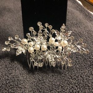 Fancy bridal hair accessory